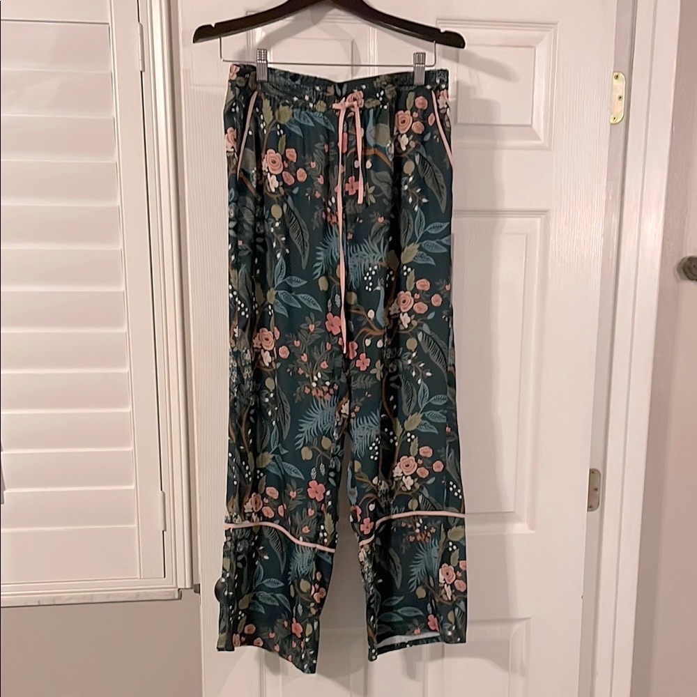 Floral Print and peacock silk-like Pajama Pants with pink details